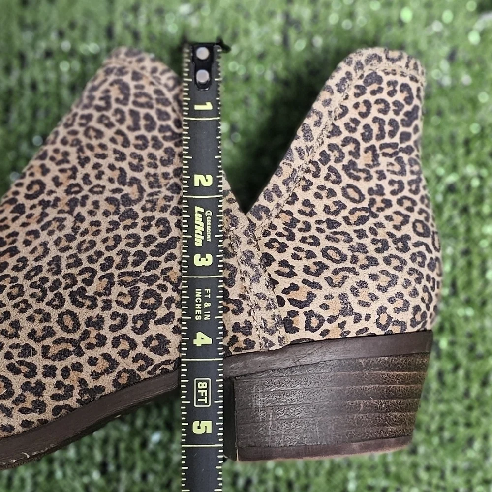 LUCKY BRAND | BALEY LEATHER LEOPARD V-CUT BOOTIES